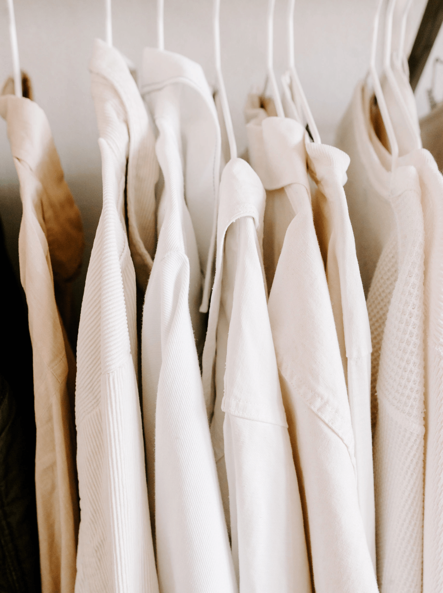 So erstellst du eine Capsule Wardrobe