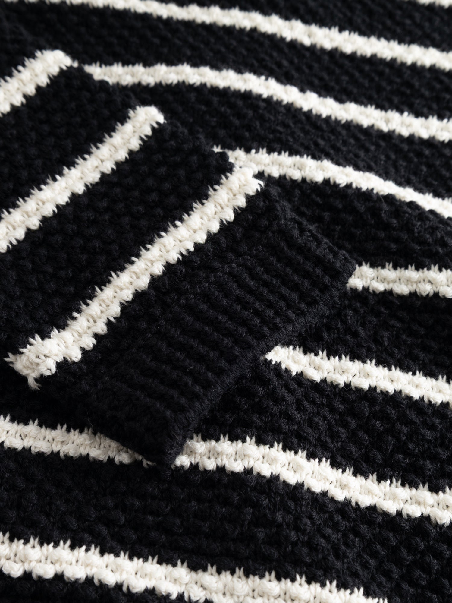 Strickjacke HENNI white/black striped