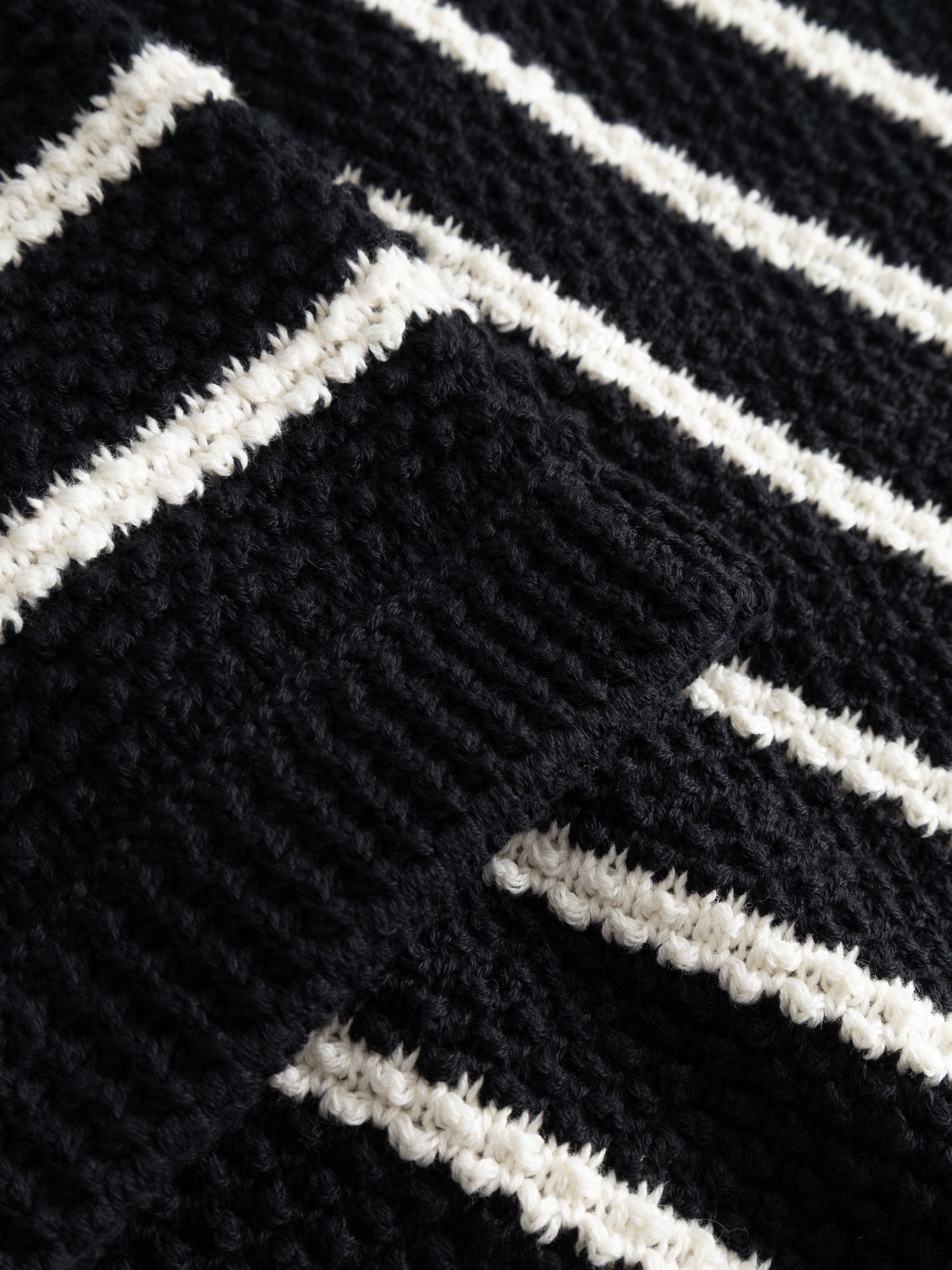 Strickjacke HENNI white/black striped