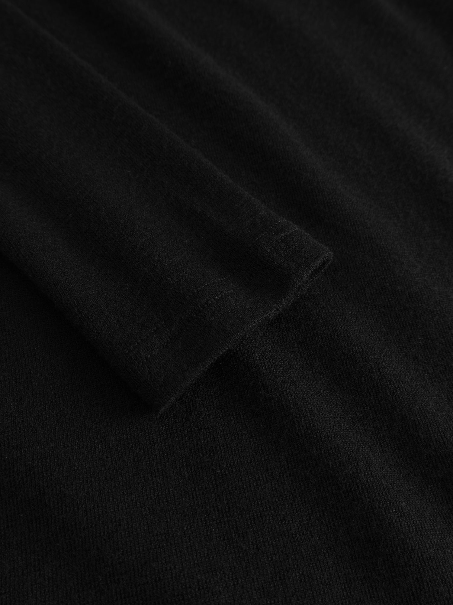 Longsleeve BINE black