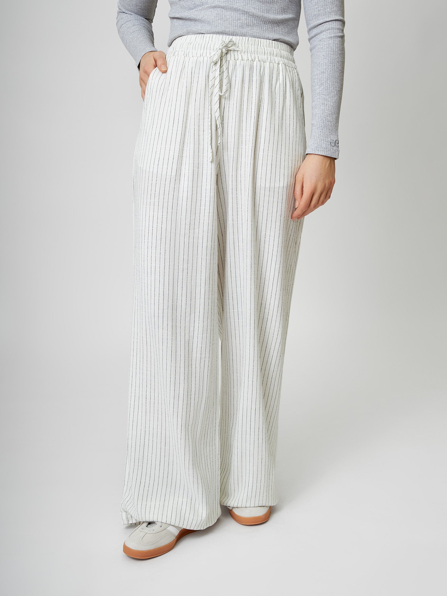 Leinenhose ZOE pinstripe white