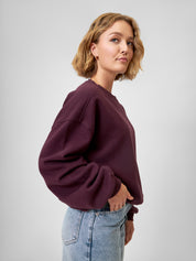Tragebild Pullover LAURA 2.0 in Burgundy Seitlich