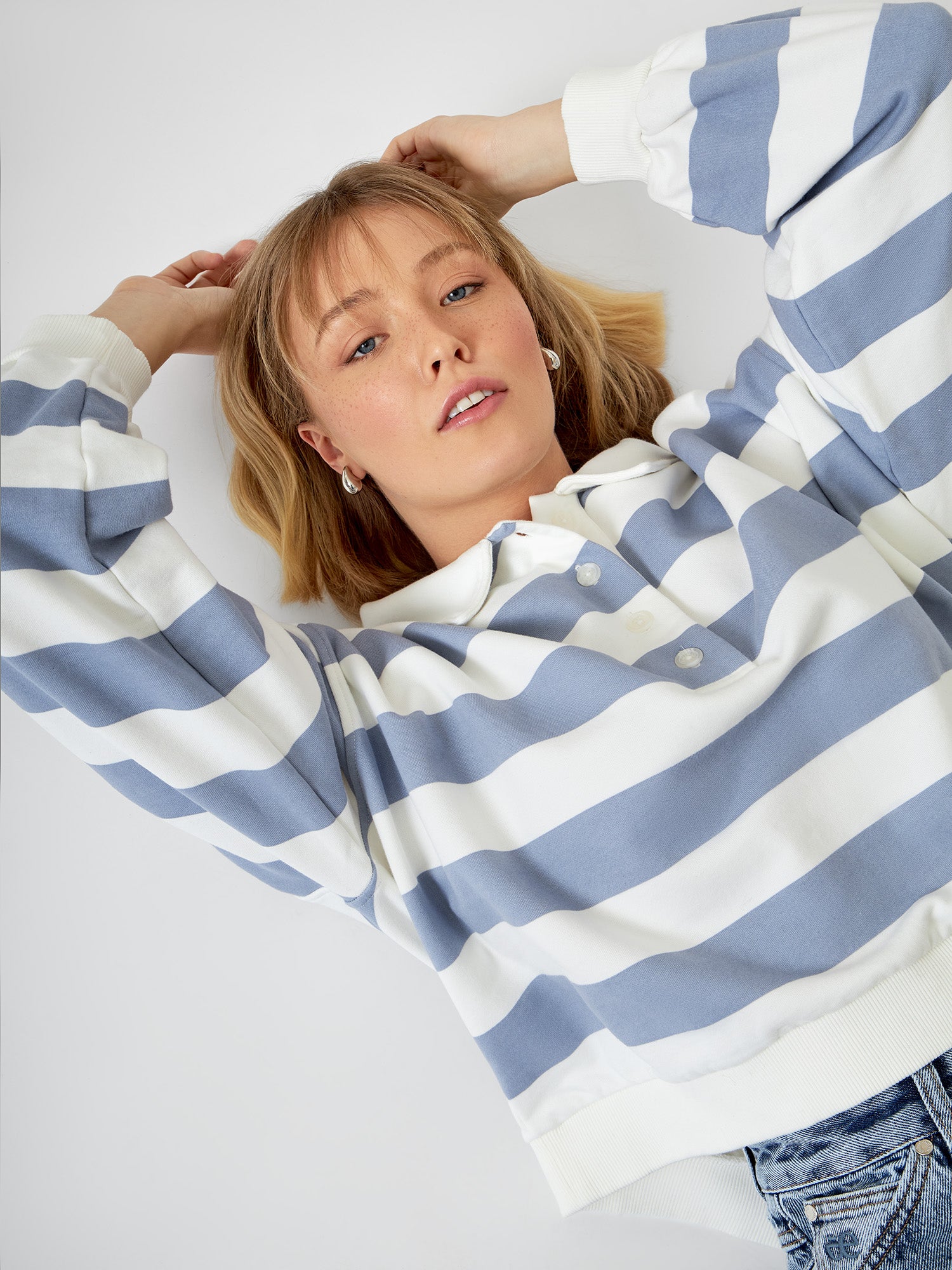 Sweater SUE cropped dusty blue/white striped