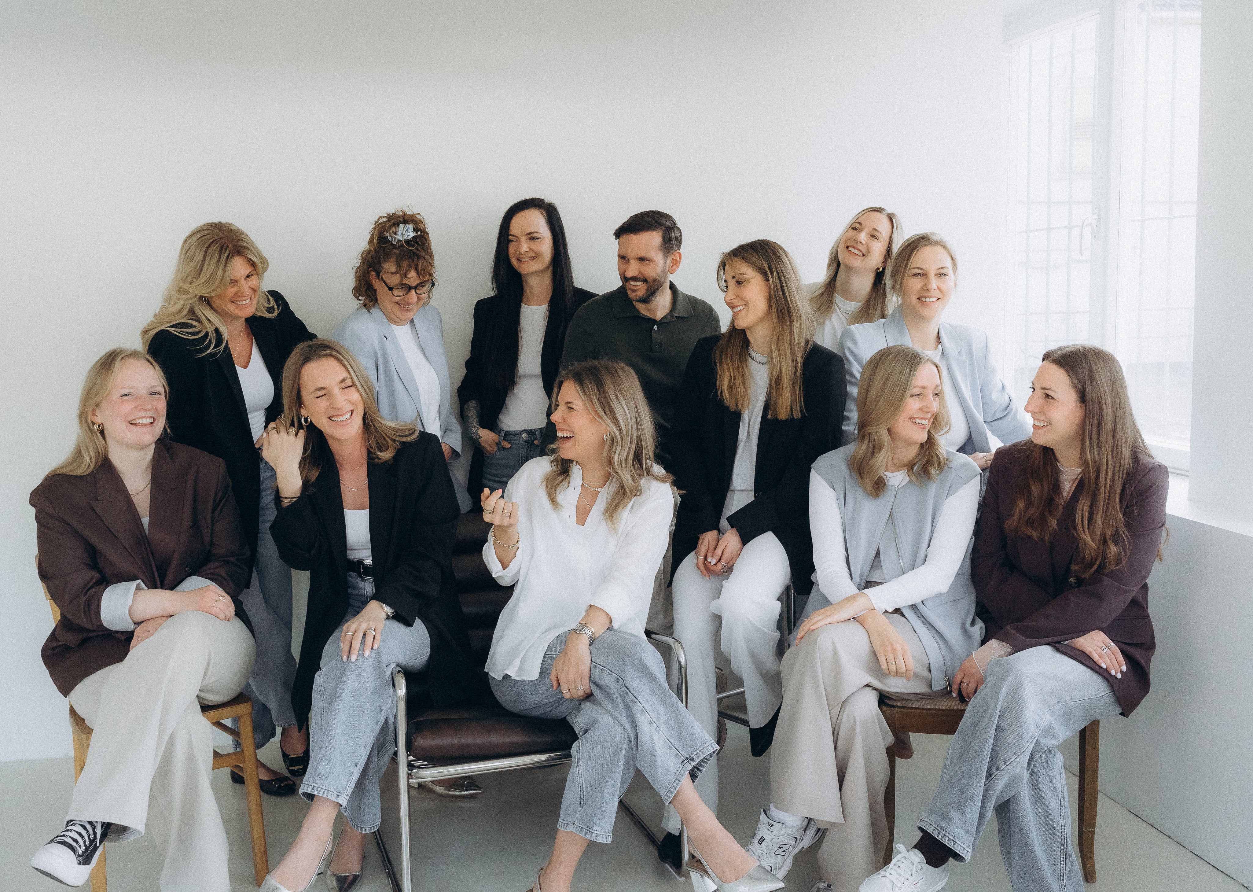 Gruppenbild_Farbe_Smile.jpg
