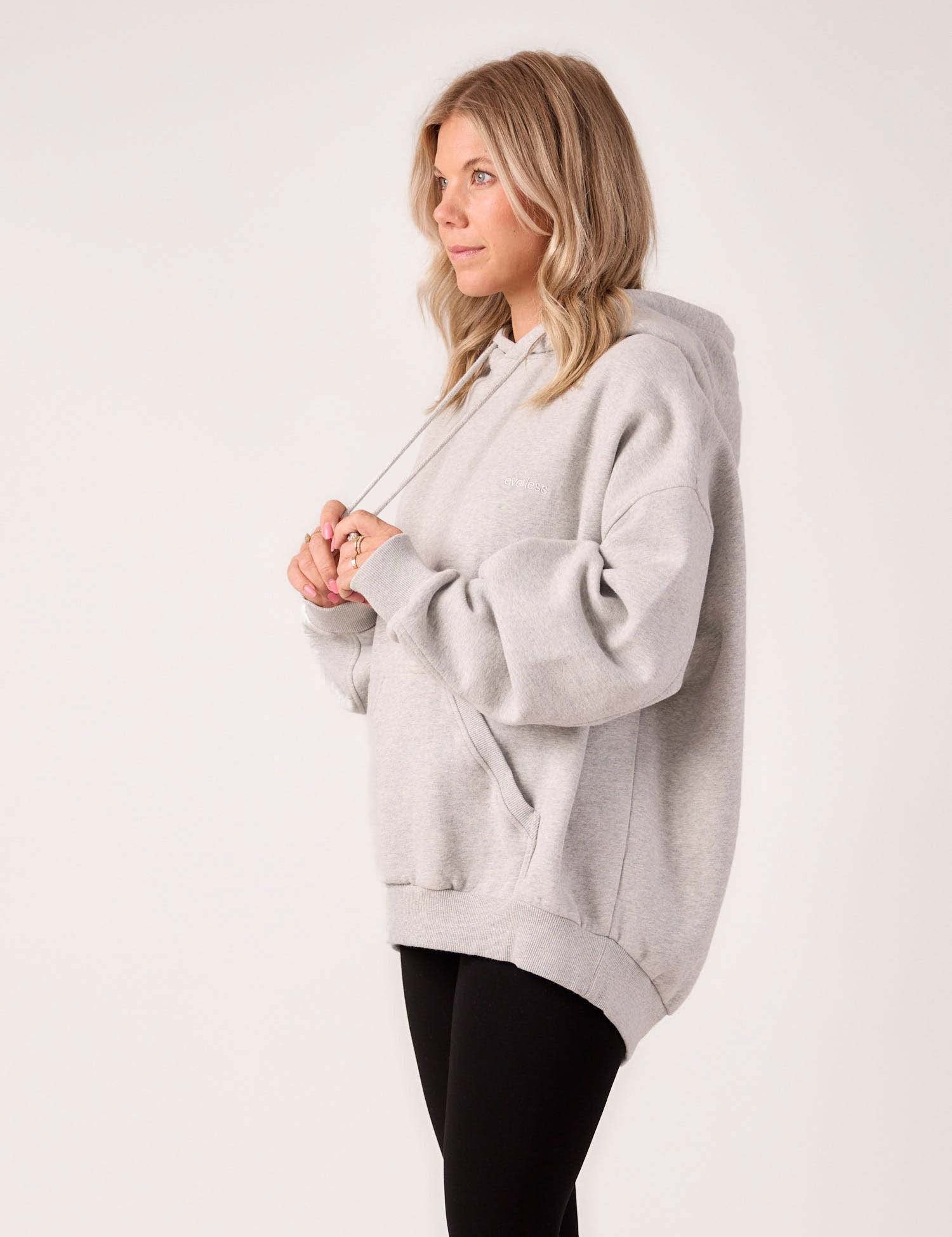 Hoodie_Lena_3_40915aa8-1ebc-4b9e-a513-f3905e6d9912.jpg