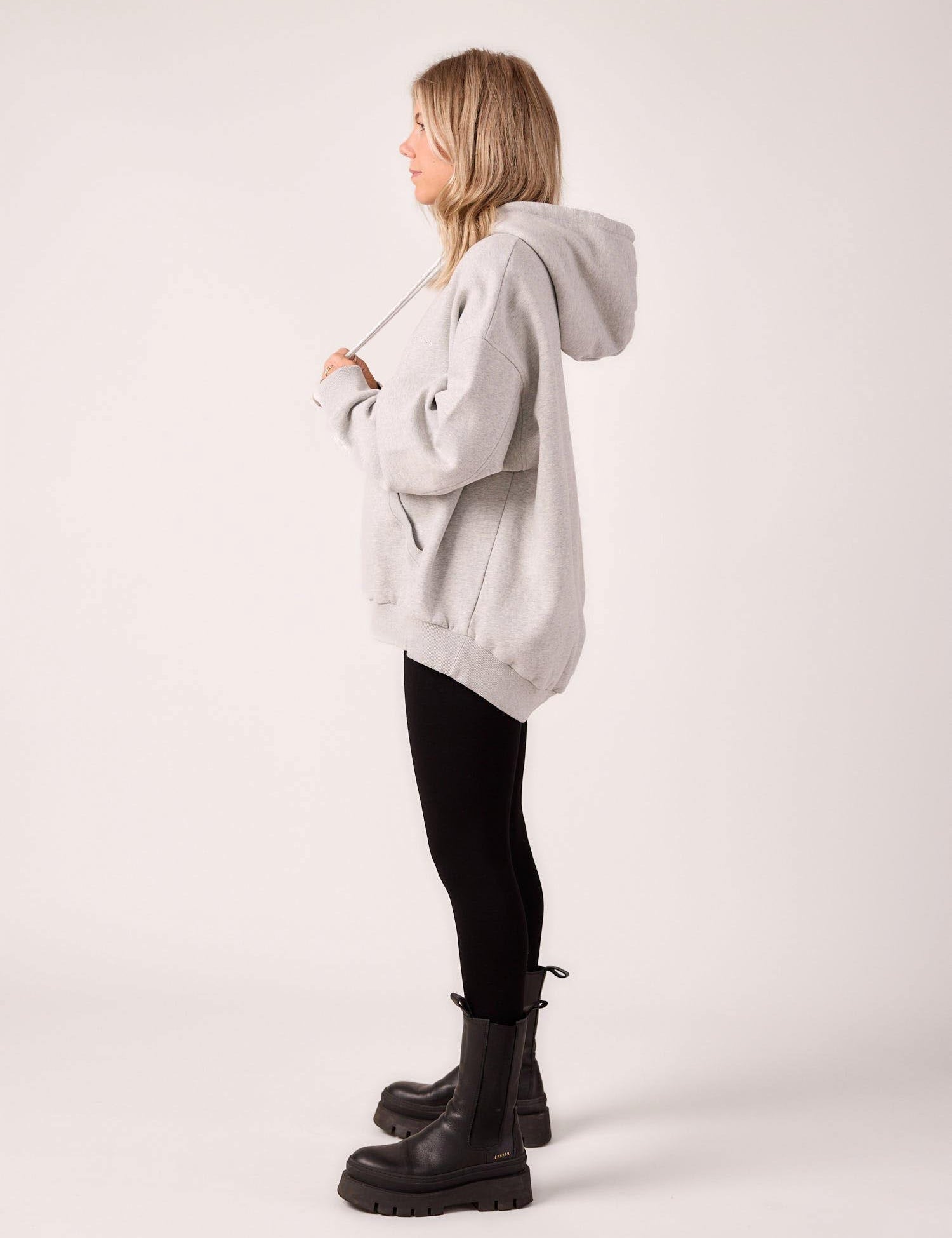 Hoodie_Lena_Kopie_42e17b51-14a2-489f-b05b-733deacc88ae.jpg