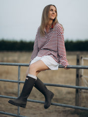 Bild LISA mit gestreiftem Longsleeve NORA rot, weiß und schwarz