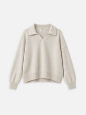 Strickpullover HILDE in Cloud Dancer mit offenem Polokragen, langen Ärmeln und gerippten Abschlüssen
