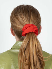 Scrunchie RIBBON in Rot Tragebild Zopf