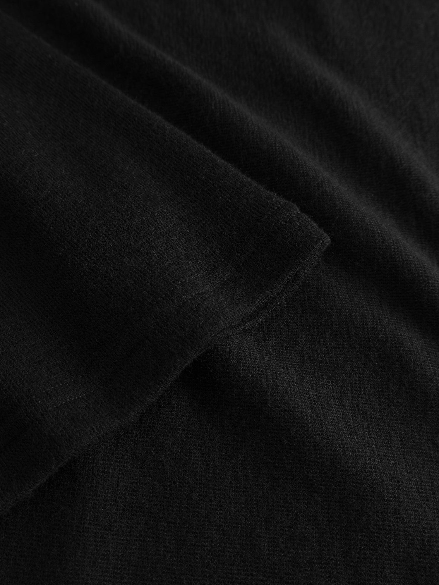 Longsleeve BINE black
