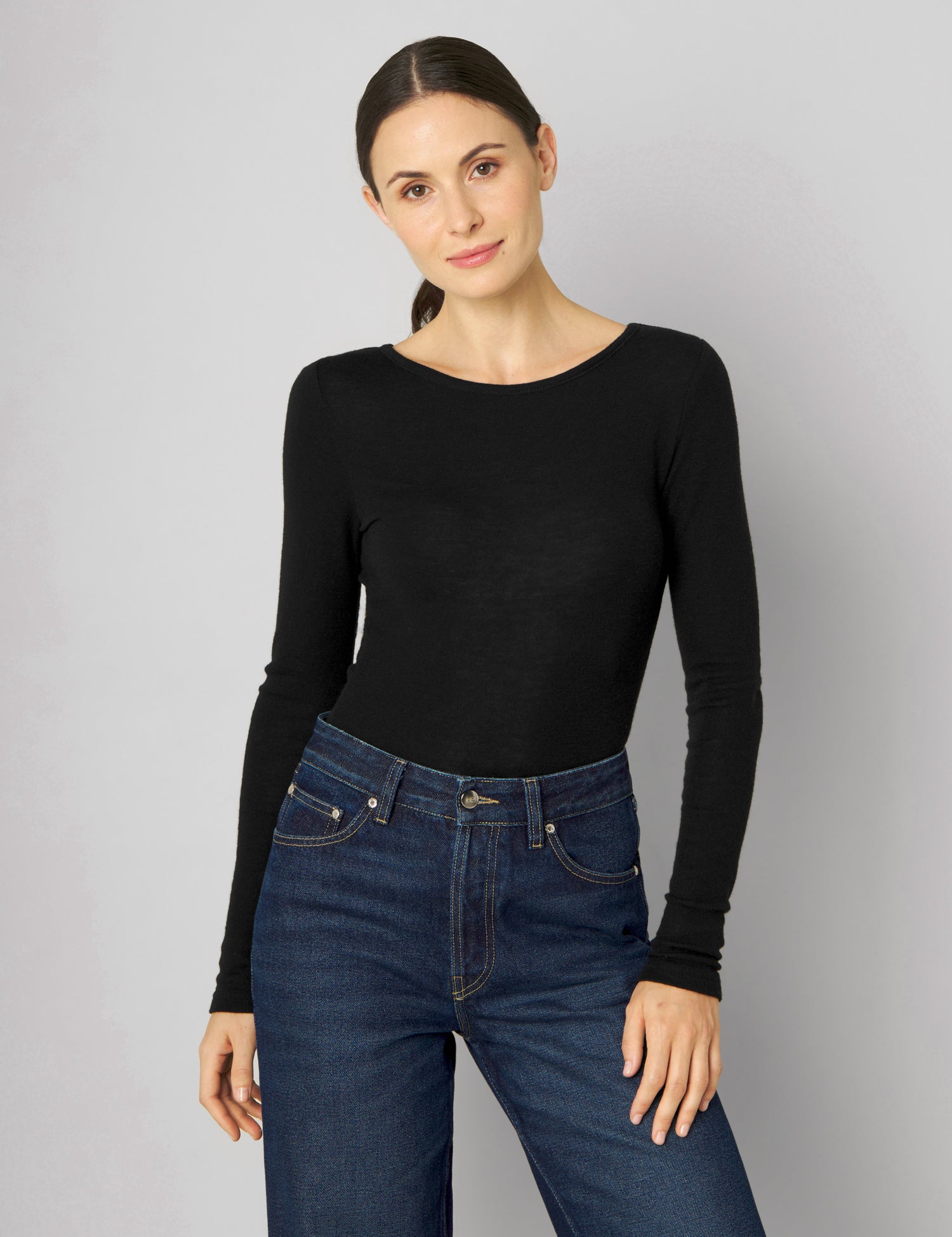 longsleeve_bine_black_M075.jpg