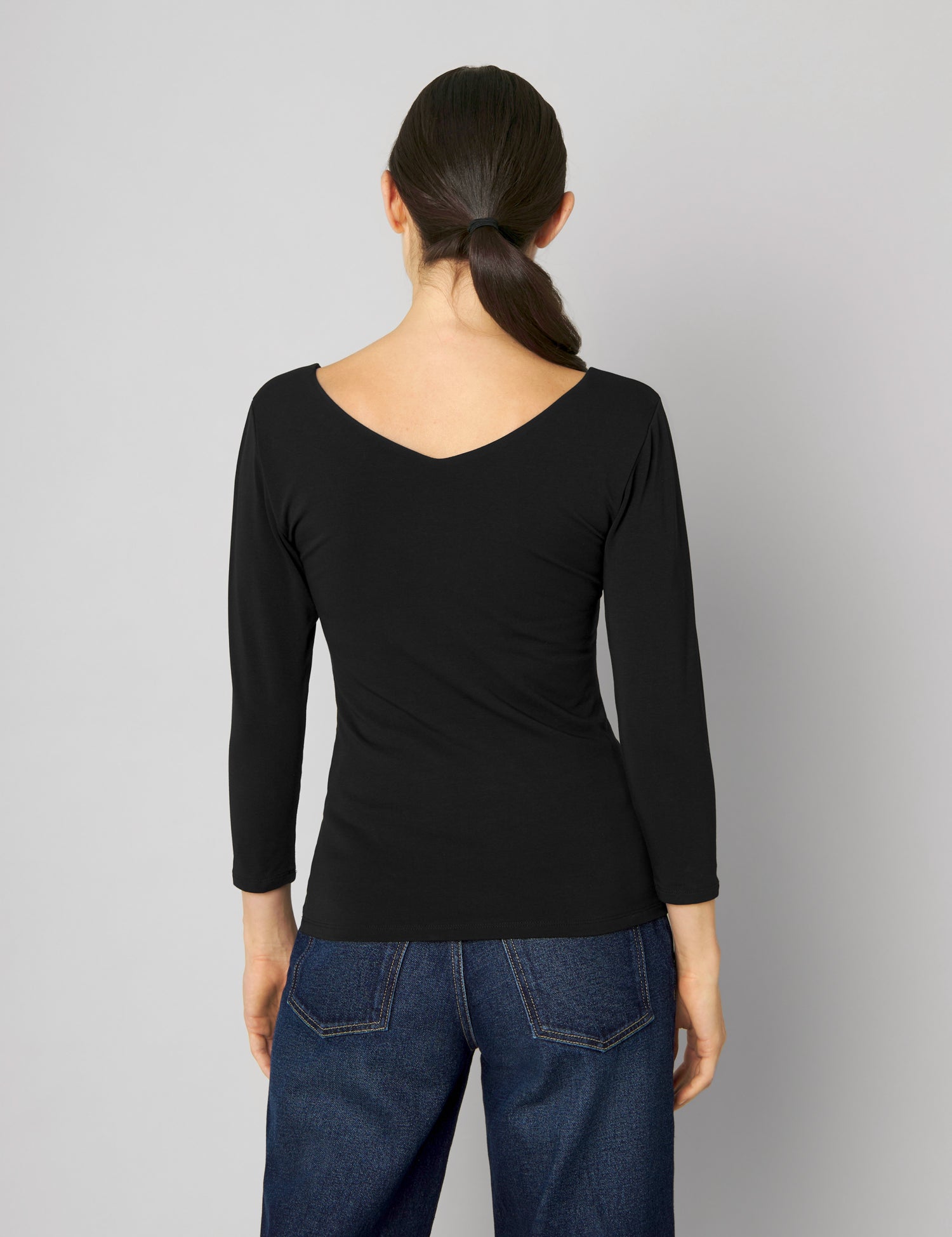 longsleeve_gaby_black_M085.jpg