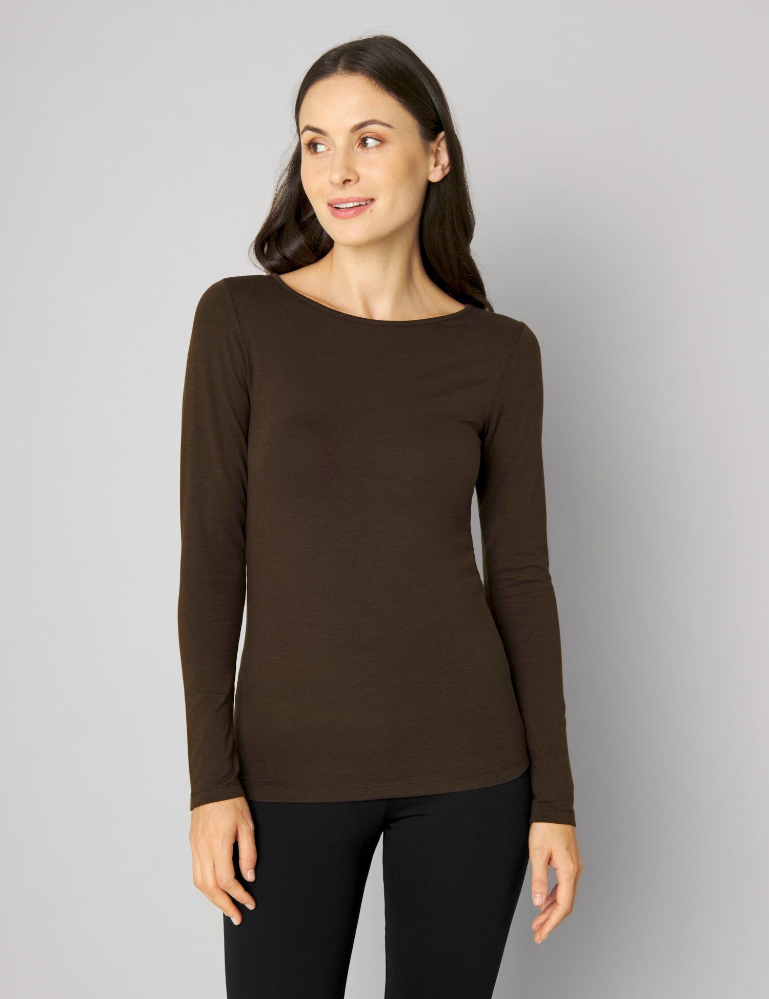 longsleeve_isa_dark_brown_M087.jpg