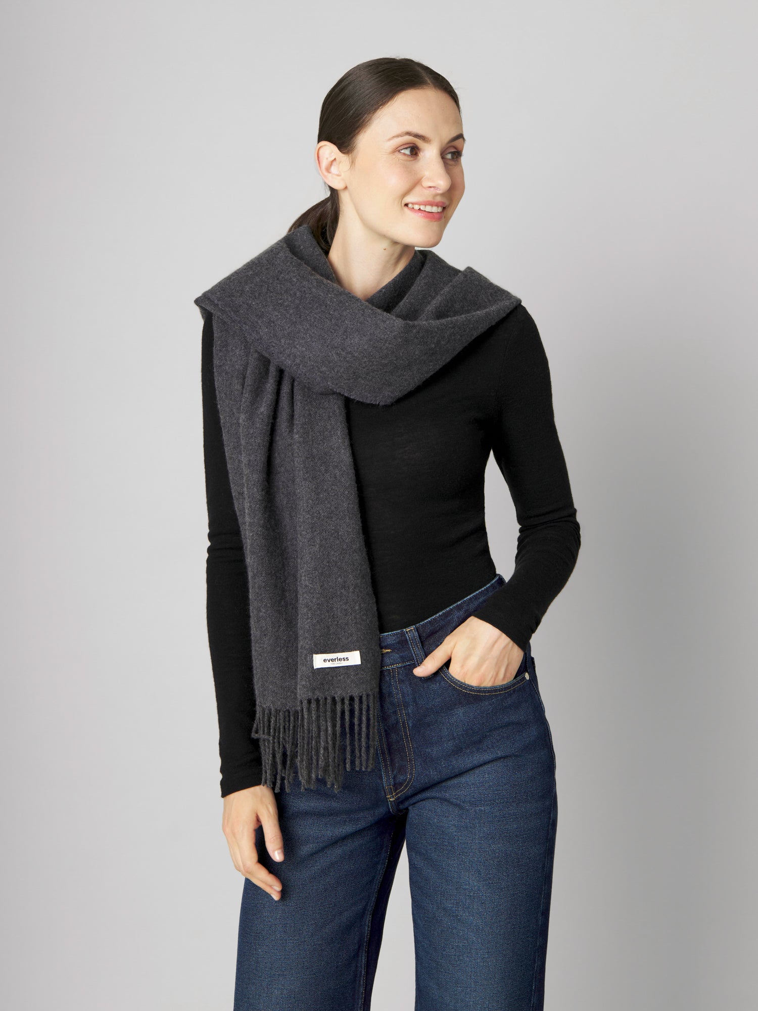 scarf_pippa_anthrazit_M097_7d71d0f2-0a9f-488e-b2a3-ed8f20275625.jpg
