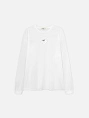Shirt CARLOTTA in Weiß mit schwarzem everless Logo Aufdruck mittig auf der Vorderseite