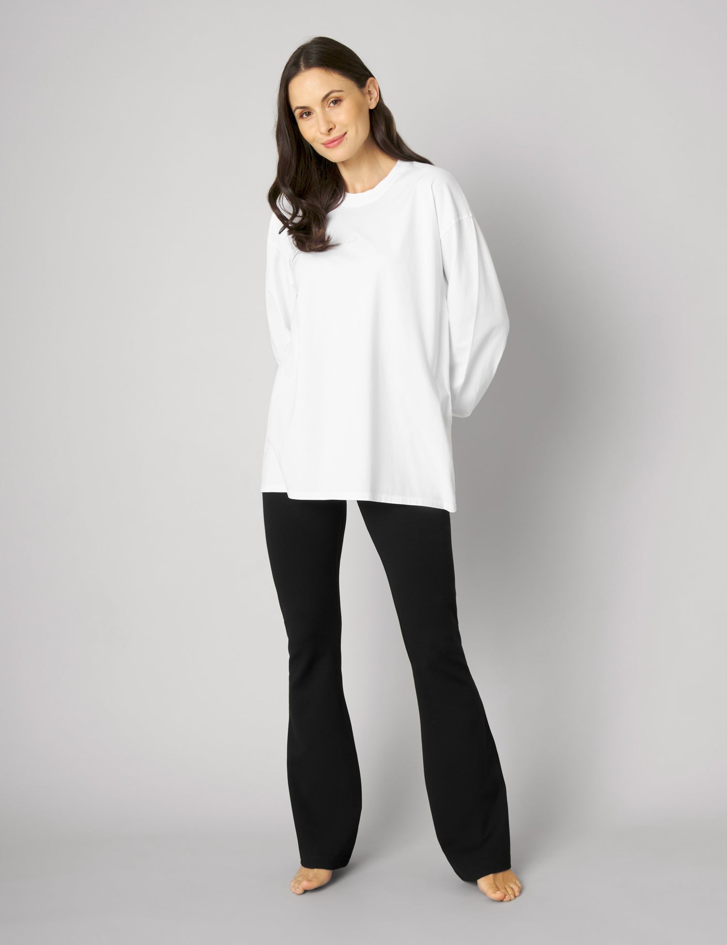 shirt_carlotta_white_on_white_M105.jpg