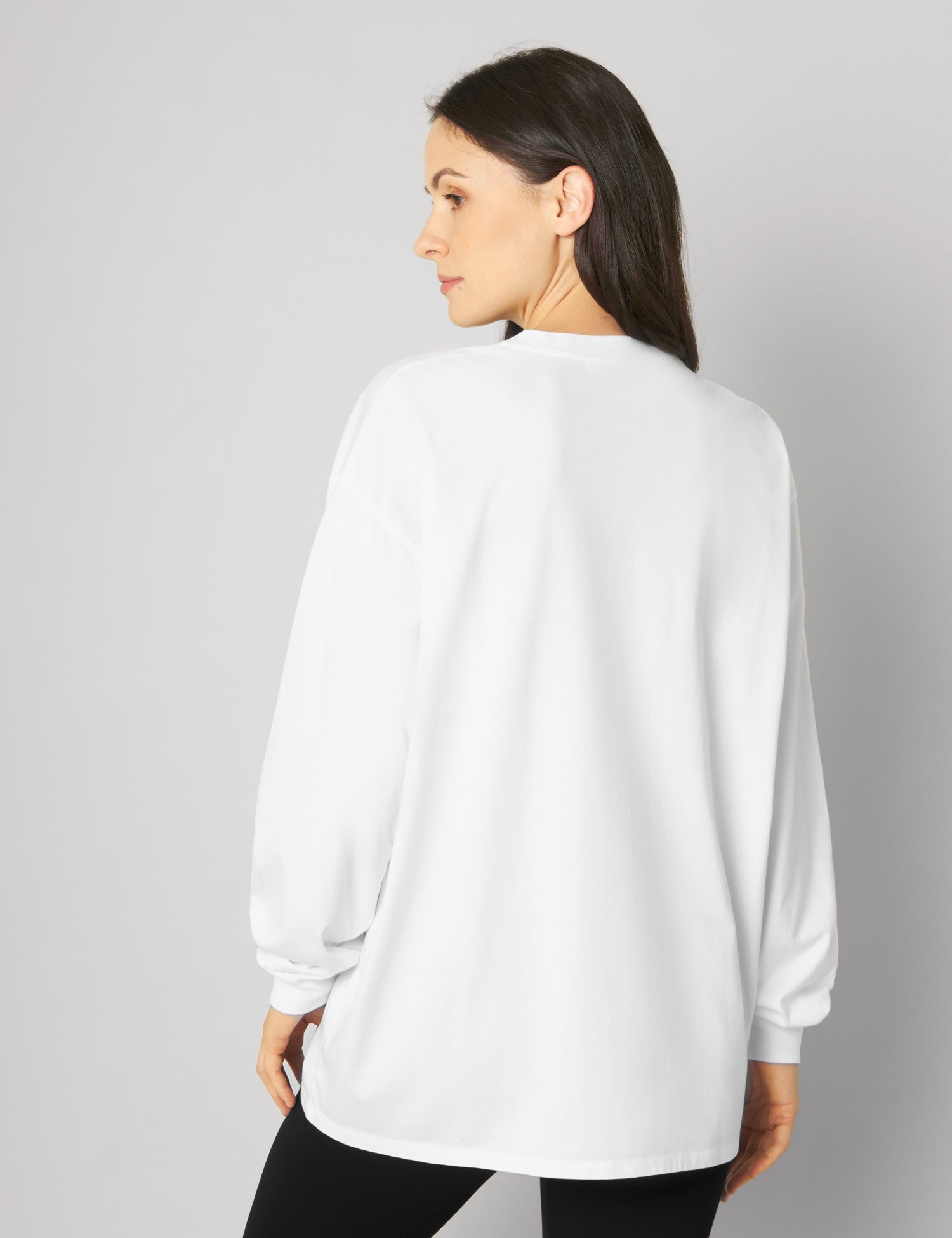 shirt_carlotta_white_on_white_M107.jpg