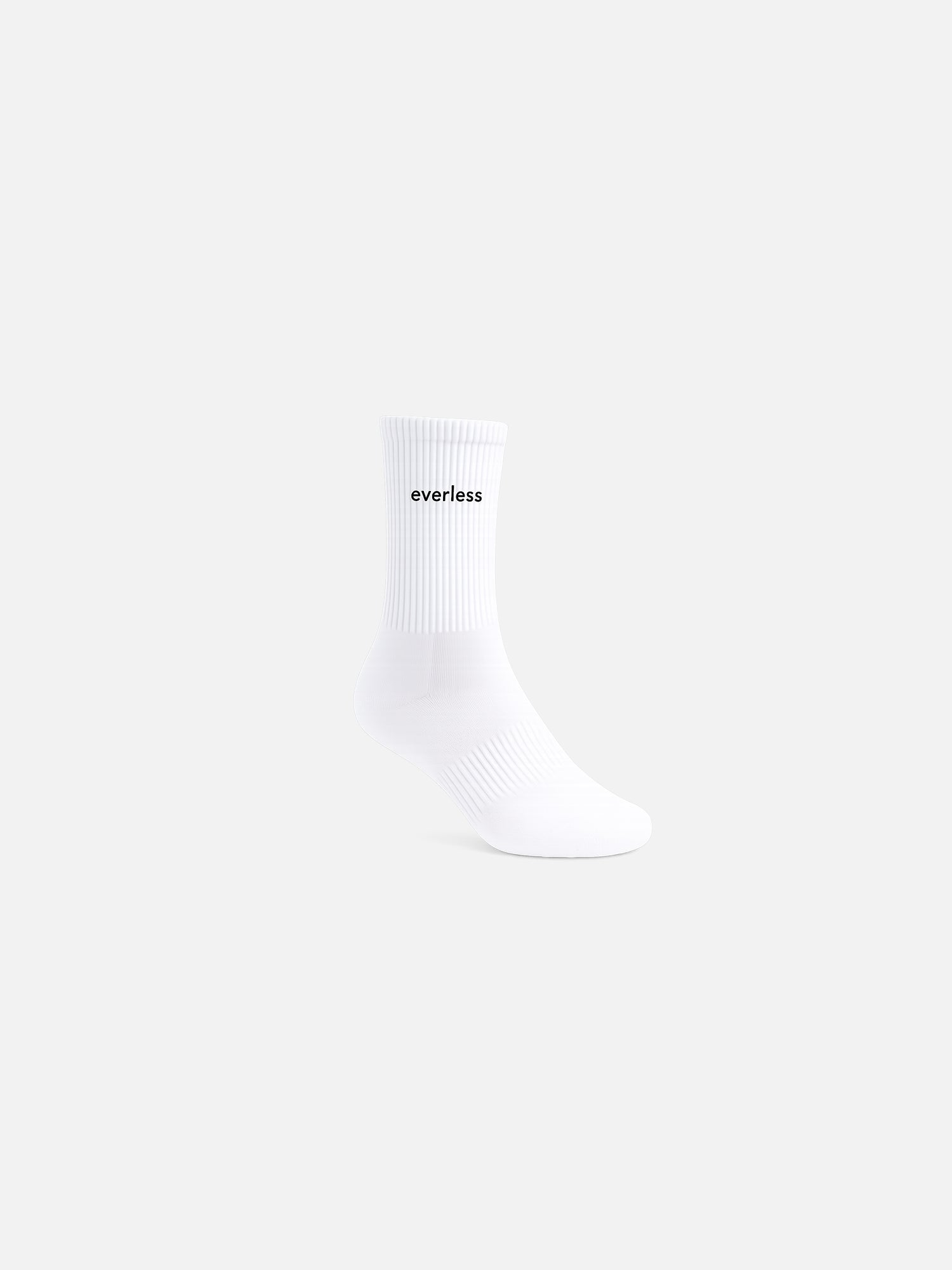 Socken JANINA in Weiß mit schwarzem everless Schriftzug