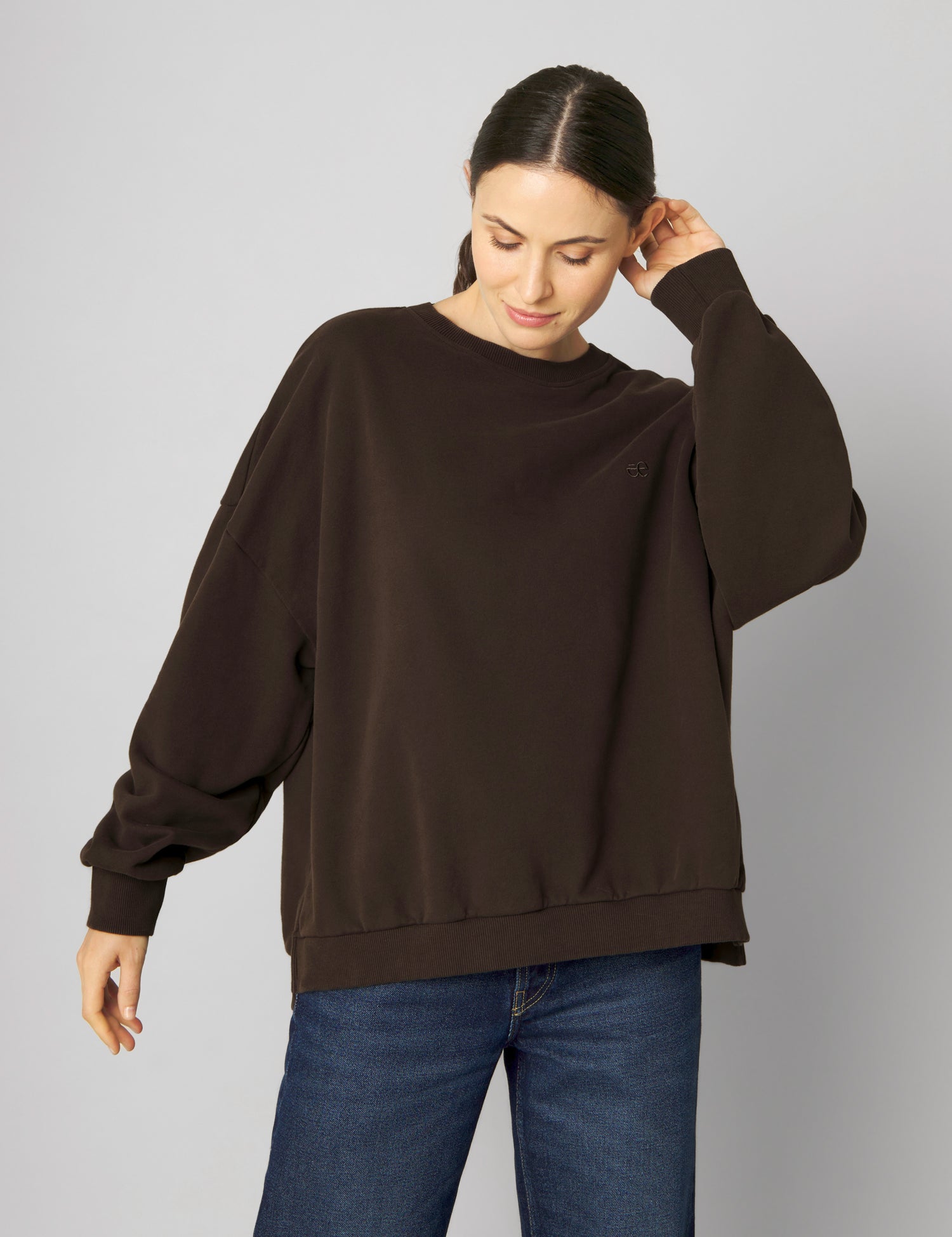 sweater_laura_dark_brown_M109_699fe618-351c-45b1-b3f3-7c3b1a089fe3.jpg